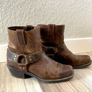 Cute motorcycle booties from Cabela’s